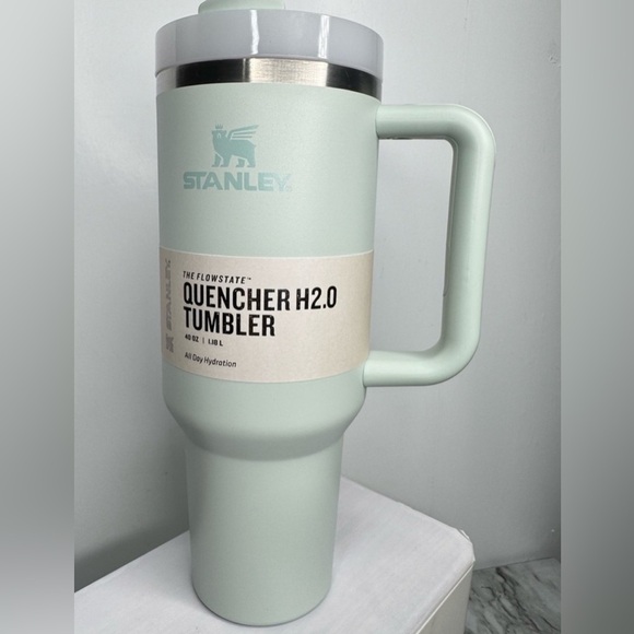 Stanley FlowState Quencher H2.0 Tumbler / 40oz / Color: Mist / light Green - Picture 2 of 9